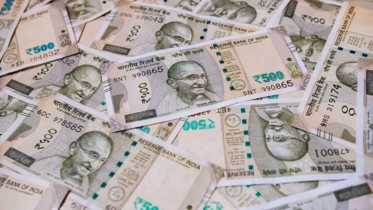 demonetyzacja w indiach szok, który wstrząsnął miliardem ludzi