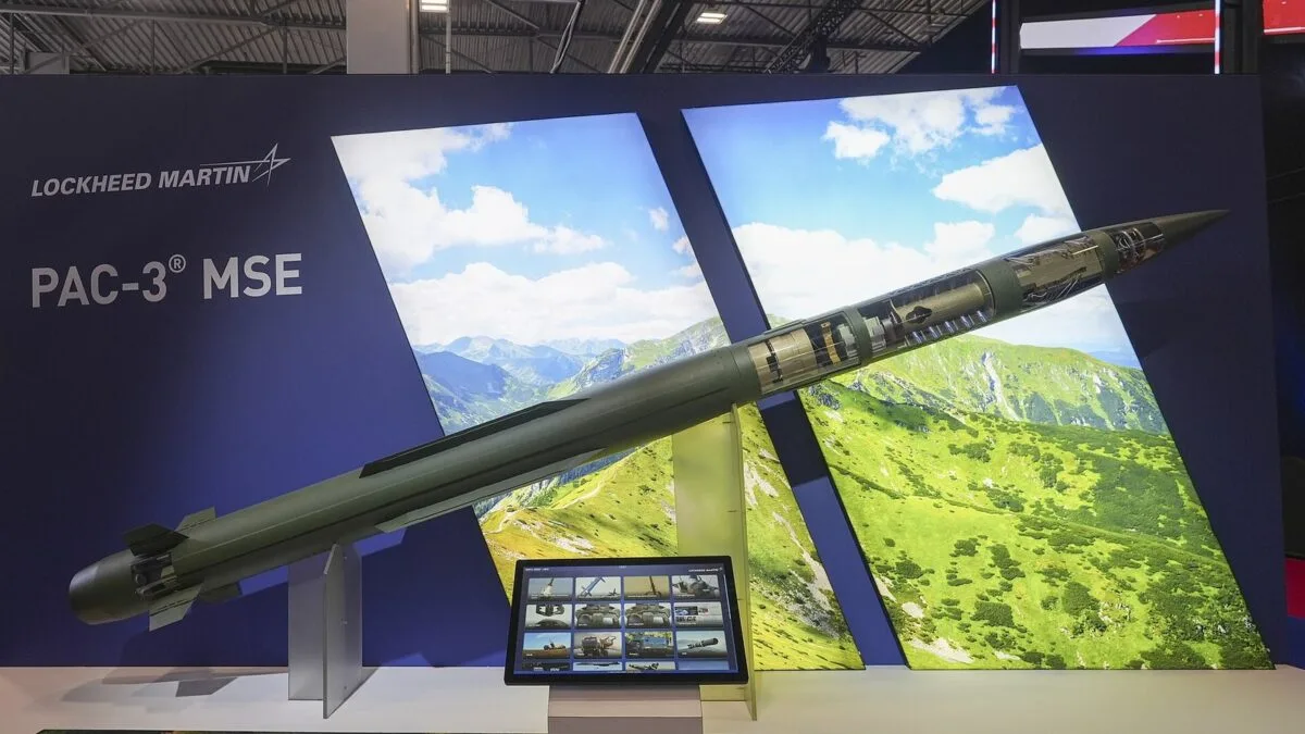 Pocisk PAC-3 MSE firmy Lockheed Martin na stoisku targów MSPO w Kielcach.